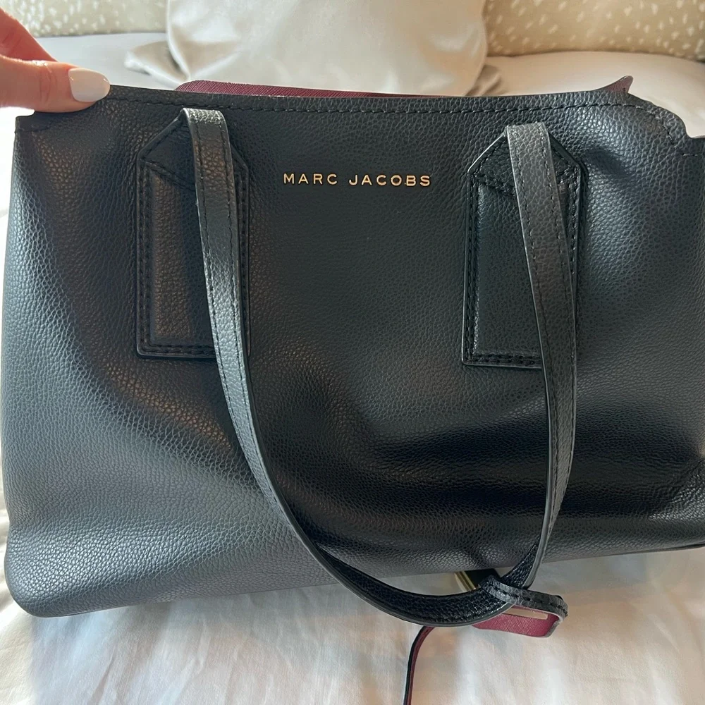 Marc Jacobs Black Pebbled Leather Tote with Gold Hardware - Picture 6 of 13